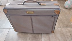 (K) Vintage Pierre Cardin utazóbőrönd