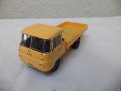 Robur retro auto, fém+ma (3160)