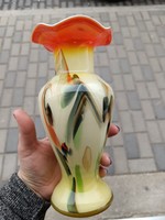 Fodros szélű multicolor üvegváza