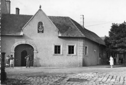 581 --- Futott képeslap   Sopron - Szent Mihály utca