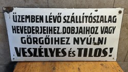 Szállítószalagos munkavédelmi zománctábla