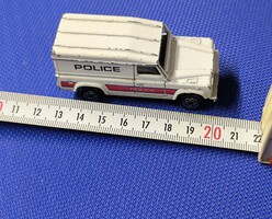 Kisautó. Nem Matchbox. Police