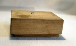 Kis fa dobozka