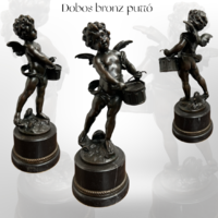 Puttó dobbal - bronzszobor