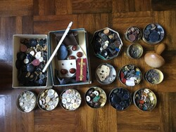 NAGYON SOK !!! Gomb Varró Eszközök Fém Papír Dobozban !!! + Ajándék Cérna !!!