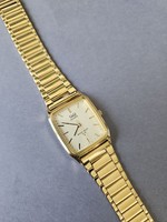 Szép Q&Q QUARTZ karóra