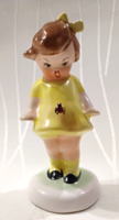 JELZETT KERÁMIA KATICÁS  KISLÁNY  13 CM (I. )