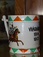 I. VILÁGHÁBORÚS EMLÉK PORCELÁN BÖGRE MAGYAR NEMZETI TRIKOLÓR ÉS HUSZÁR DÍSZÍTÉSSEL 1914 - 15 !!!
