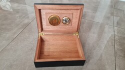 Humidor szivarok tárolására