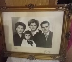 RÉGI CSALÁDI  KÉP EREDETI KERETÉBE.