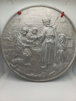 Retro szép kidolgozású falidísz, vélhetően ón, népi jelenetes, átmérő: 30 cm, 2 kg.