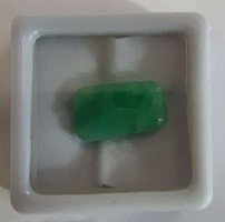 Smaragd certifikáttal, 5,71 ct, 15x10 mm (3501)