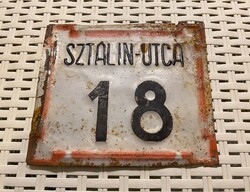 Sztálin utca 18 - házszámtábla