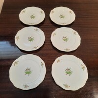 6 db Herendi hecsedli, csipkebogyó mintás porcelán süteményes tányér készlet