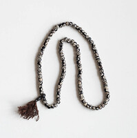 Buddhista mala lánc (110 szem) - batik bead csont gyöngyökből - imafüzér meditációhoz buddhista