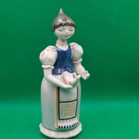 J. Seregély Márta Hollóházi Madaras lány figura