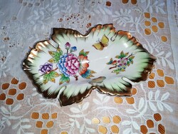 Új, Herendi, Viktória porcelán tálka.