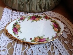 Royal Albert Old Country Roses kávés csésze kínáló tálcája reggeli kávézáshoz