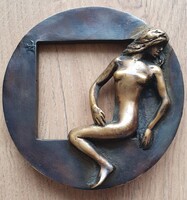 Nagy Lajos Imre Ablakban ülő női bronz akt 2010