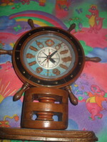 Hajókormány alaku óra