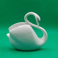 Vörös Helén Hollóházi porcelán hattyú figura