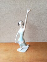 Hollóházi porcelán ritkaság - Az almaszedő - Torma Istvánné tervezése