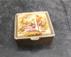 Tubákos szelence rézből, porcelán betéttel, 4 x 4 cm-es. 3341b