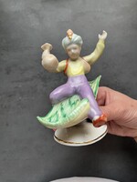 Aladdin és a repülő szőnyeg, kézzel festett Kispest porcelán figura