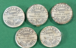 5 db BUDAPESTI MÜLLER TESTVÉREK R.T. - TINTA - TUS ÉS FESTÉKGYÁRÁNAK EZÜST SZÍNŰ FESTÉKKORONGJA 1930