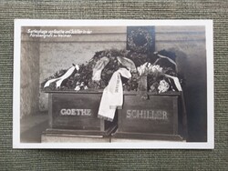 Goethe és Schiller sírja