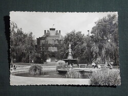 Képeslap,Kaposvár,Berzsenyi álltalános iskola,park,szökőkú látkép,részlet, 1960-