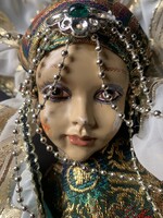 Velencei porcelán baba