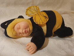 Anne Geddes méhecske baba