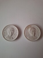 Meisseni biskvit porcelán emlékérem 2 db