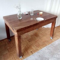 Bővíthető tömörfa asztal – Masszív, karakteres, ritka darab!