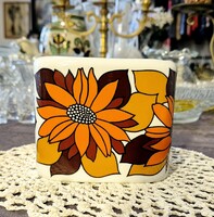 Ritka J. Seregély Márta- Hollóházi különleges formájú porcelán váza