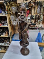Afrikai fa faragott figura