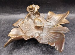 Bronz art deco  gyűrűtartó, 15 x 18 cm-es nagyságú szépség. 3389b