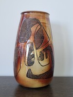 Vintage  kubai  kézműves kerámia váza , vésett mintázattal - 29cm -  1971