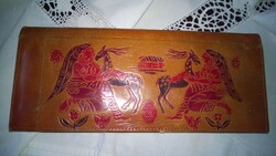 Bőrneszeszer,bőrtáska- egyiptomi motívumokkal, zippes belső zseb, dekoratív jó db.