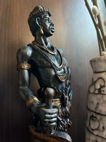 Afrikai vadász férfi - 33 cm magas, mutatós törzsi figura