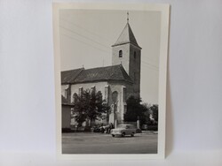 Régi fekete-fehér fotó, Kőröshegy, templom, Trabant, utcakép 1967