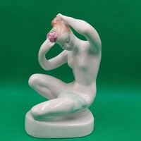Garbera Klára Aquincum porcelán akt figura