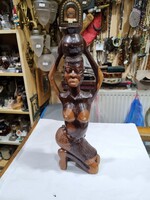 Afrikai fa faragott figura