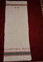 Régi vászonra hímzett keresztszemes kézimunka