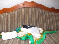 Versace  Gianni  Versace   kék  napszemüveg .