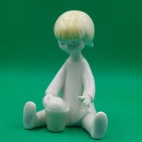 Ritka festésű  Káldor Aurél Hollóházi  Homokozó kislány figura