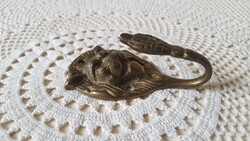 Kis oroszlánfejes réz fogas,akasztó