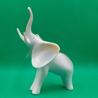 Schrammel Imre Hollóházi porcelán Elefánt figura
