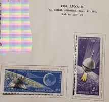 Luna 9.,  2 db postatiszta bélyeg,1966-os kiadás. Első tulajdonostól. Hibátlan, szépen tartva.